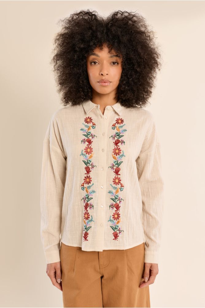 Chemise en coton, broderies florales