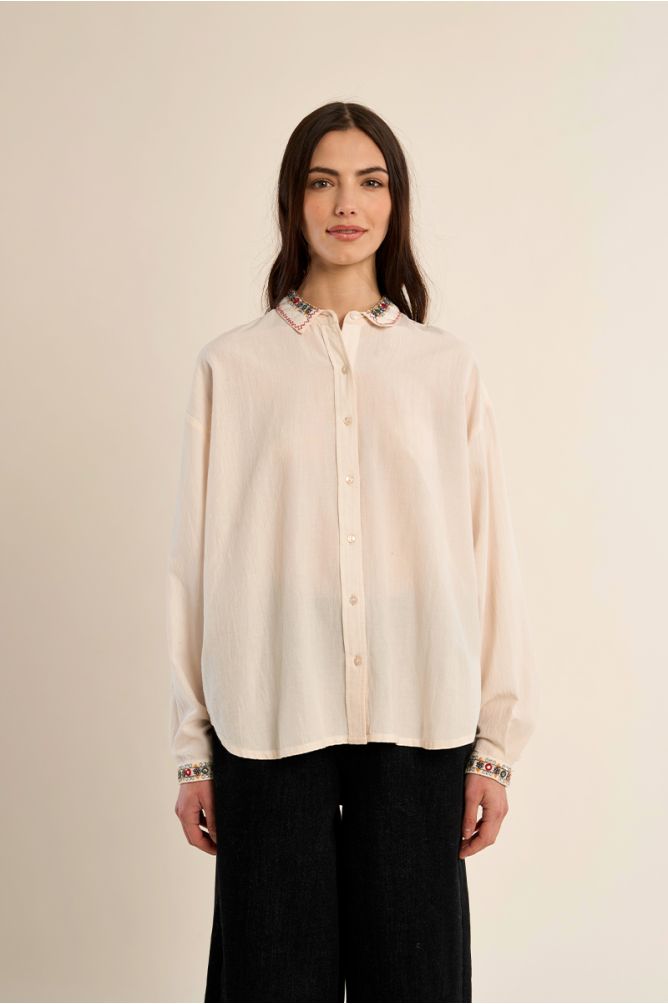 Camisa de manga larga detalles bordados