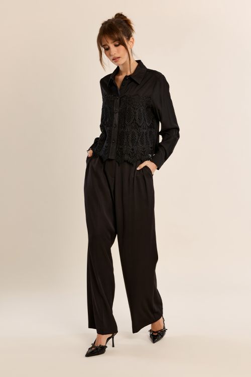 Short embroidered shirt