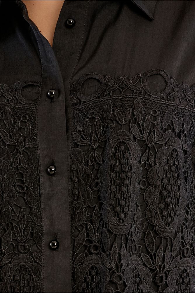 Short embroidered shirt