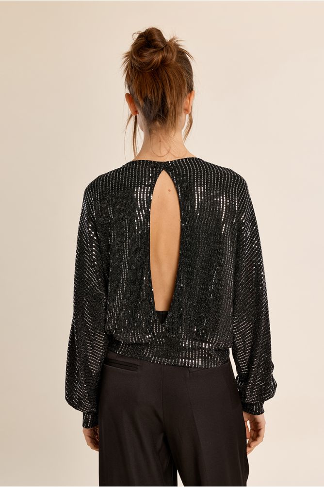 Top con estampado y abertura