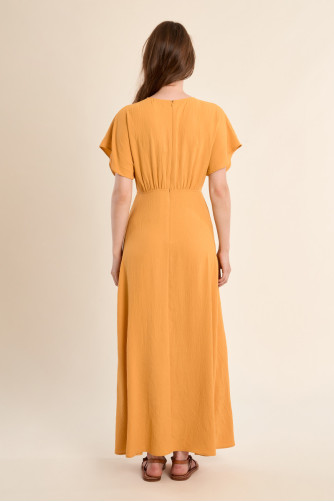 Robe longue, col V