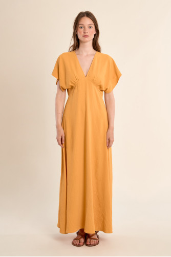 Robe longue, col V