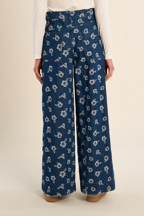 Pantalón vaquero con estampado