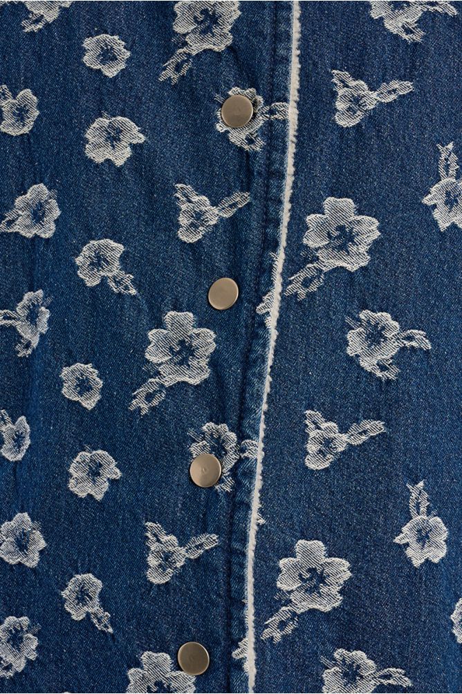 Veston en denim fleuri, sans manches