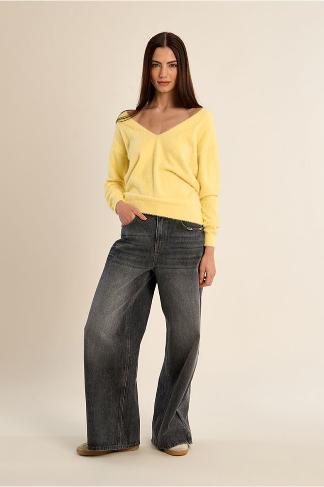 Fluffy sweater, V-neck