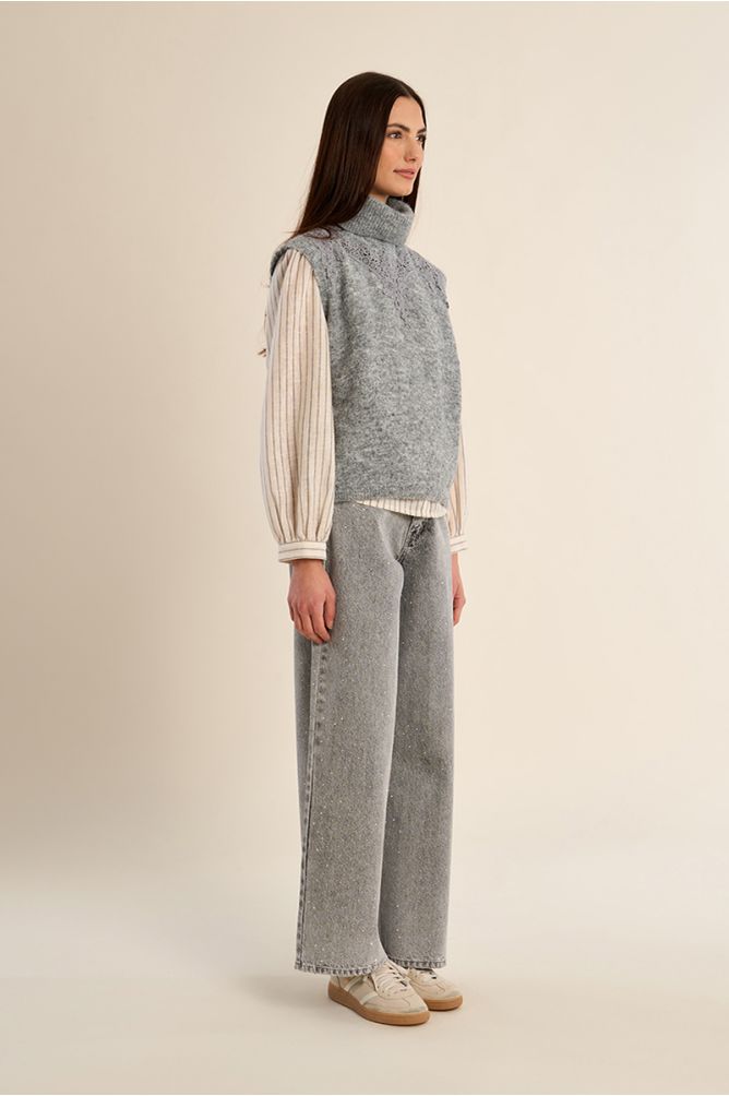 Pull sans manches, col roulé brodé