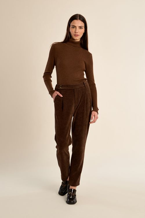 Pantalon carotte en velours