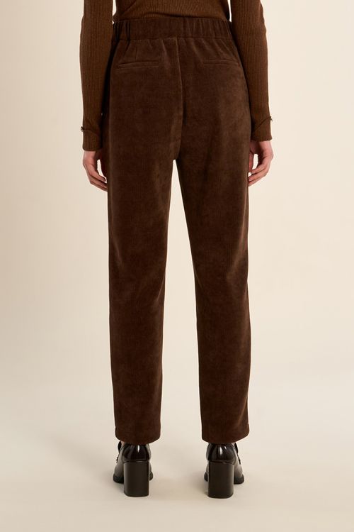 Carrot velvet trousers