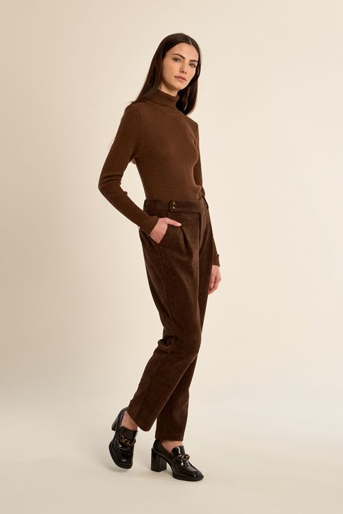 Pantalon carotte en velours