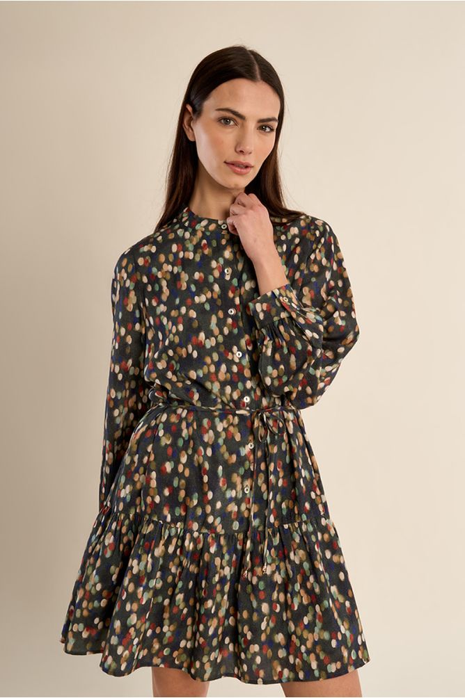 Robe courte à volant, nouée