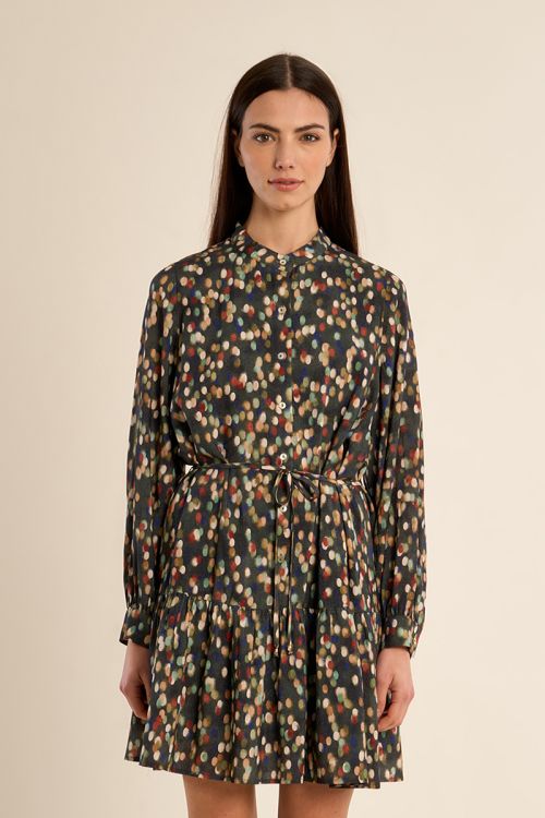 Robe courte à volant, nouée