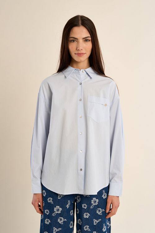 Straight shirt with embroidered clover