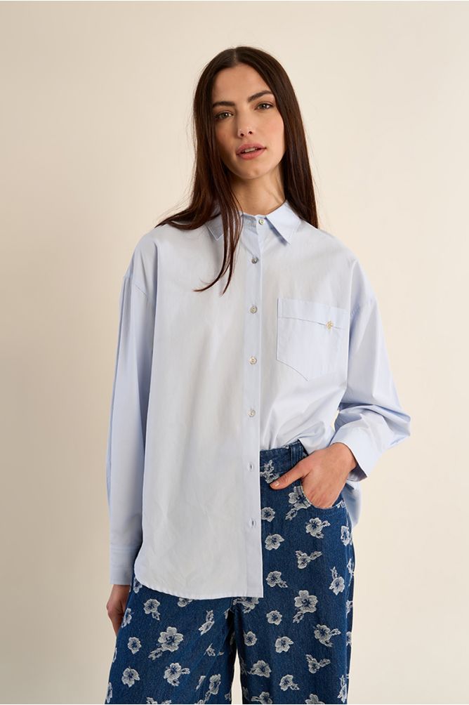 Straight shirt with embroidered clover