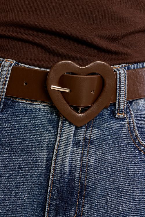 Cinturón con hebilla corazón