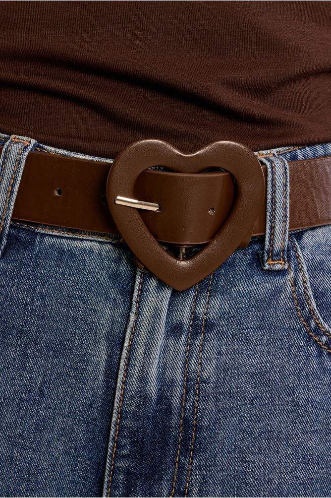 Cinturón con hebilla corazón