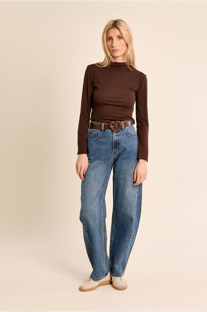 Belt with heart buckle
