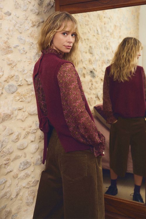 Pull sans manches, dos nu