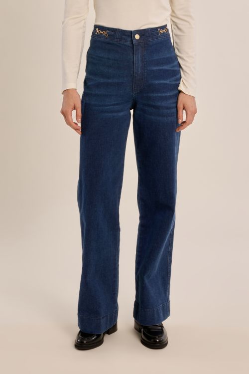 Pantalón vaquero acampanado