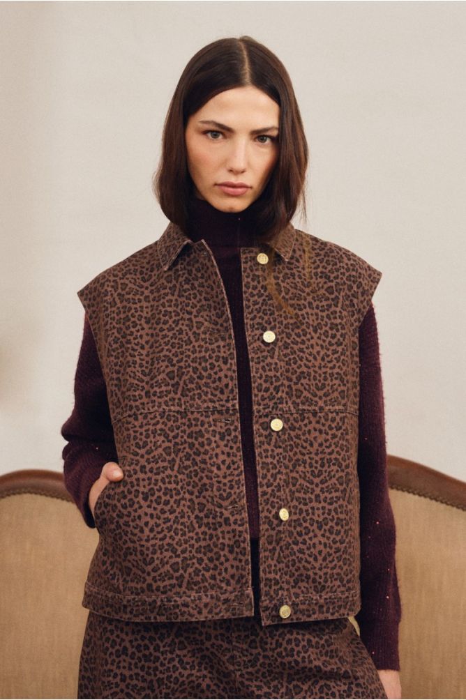 Sleeveless denim jacket, leopard
