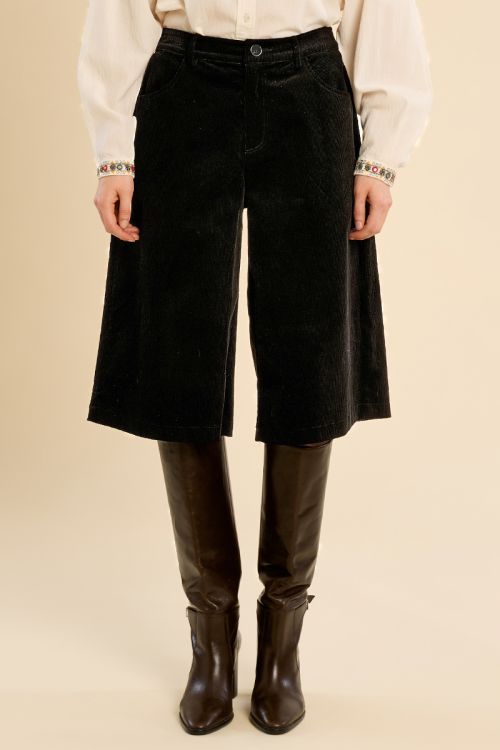 Flared Bermuda shorts