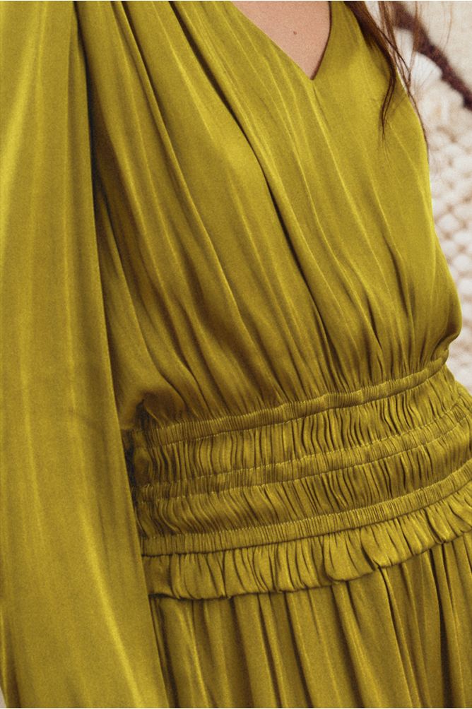 Robe courte satinée