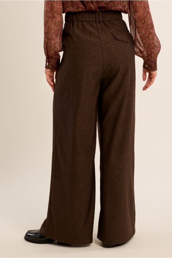 Pantalón largo perneras anchas
