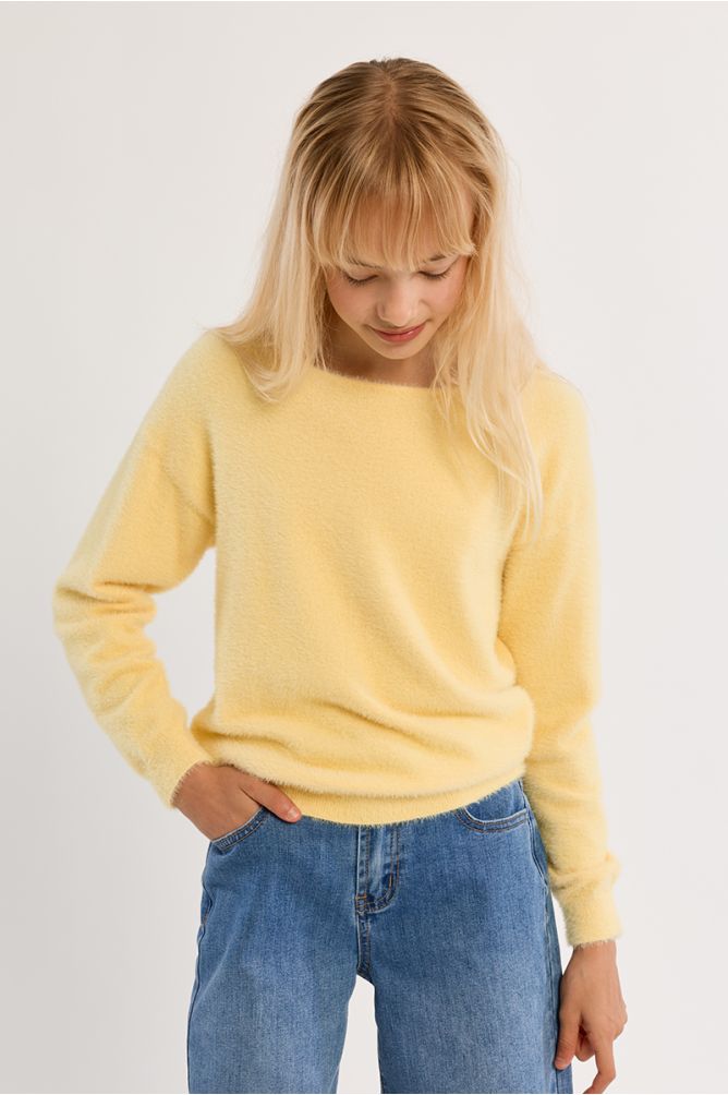 Pull duveteux col rond