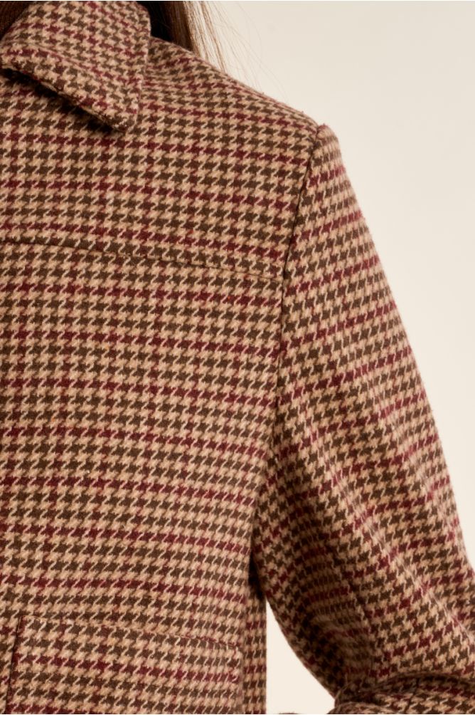 Straight buttoned jacket, houndstooth