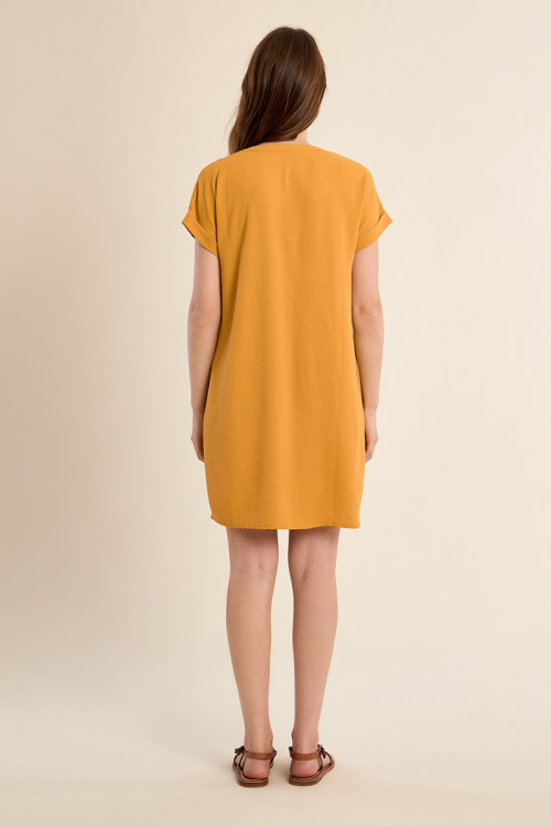 Robe courte et droite