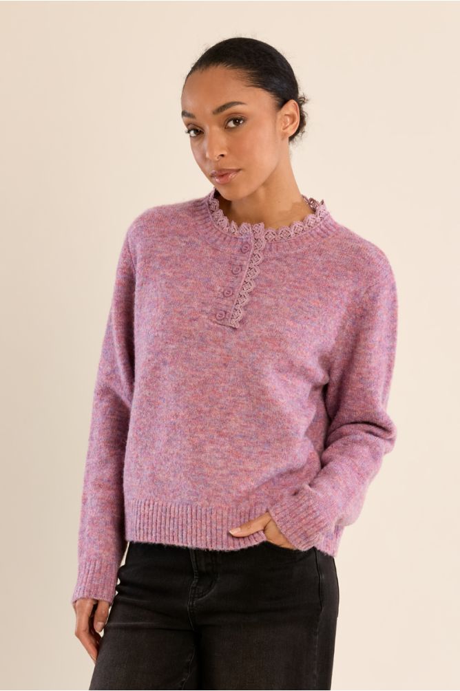 Pull en maille, col dentellé
