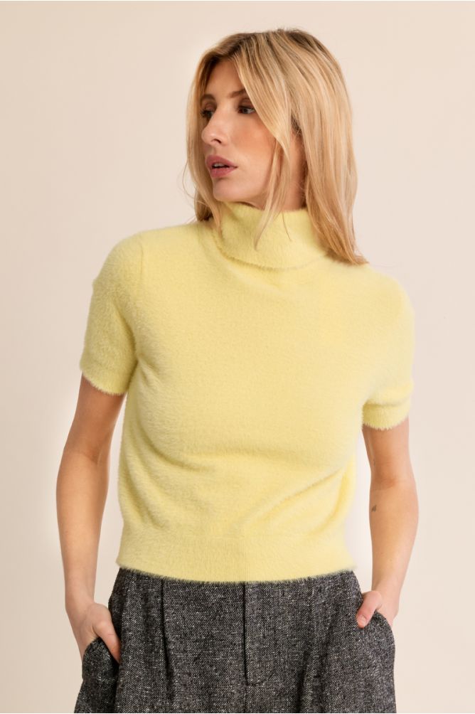 Fluffy, short sleeves sweater