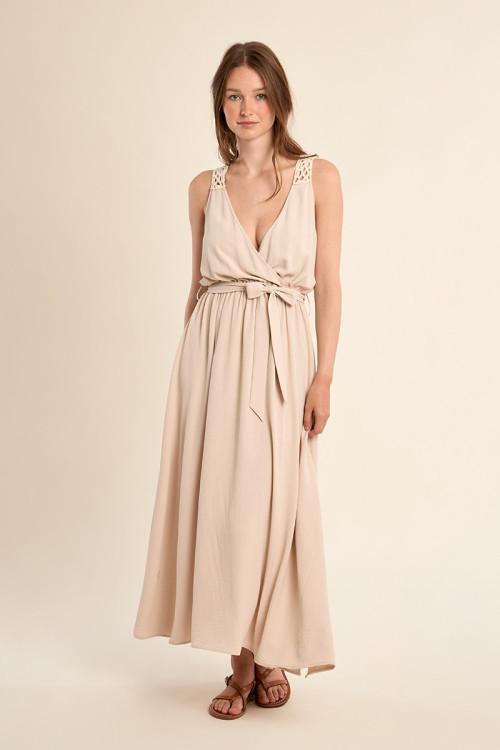 Robe longue avec dos ajouré 