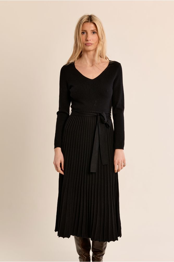 Long pleated dress