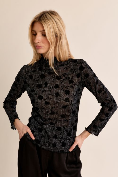 Top en semi-transparence, à fleurs