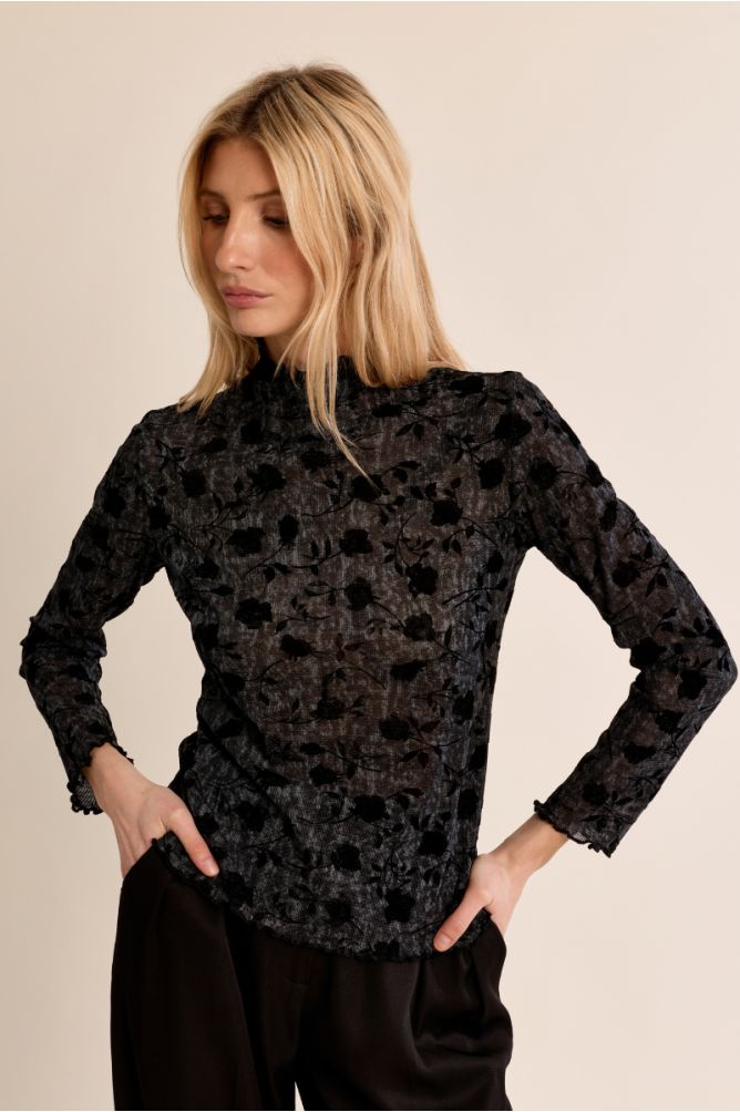 Top en semi-transparence, à fleurs