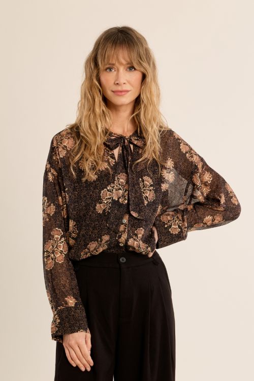 Blouse col lavallière semi-transparente