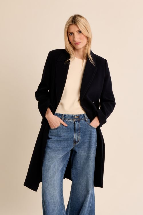 Straight coat