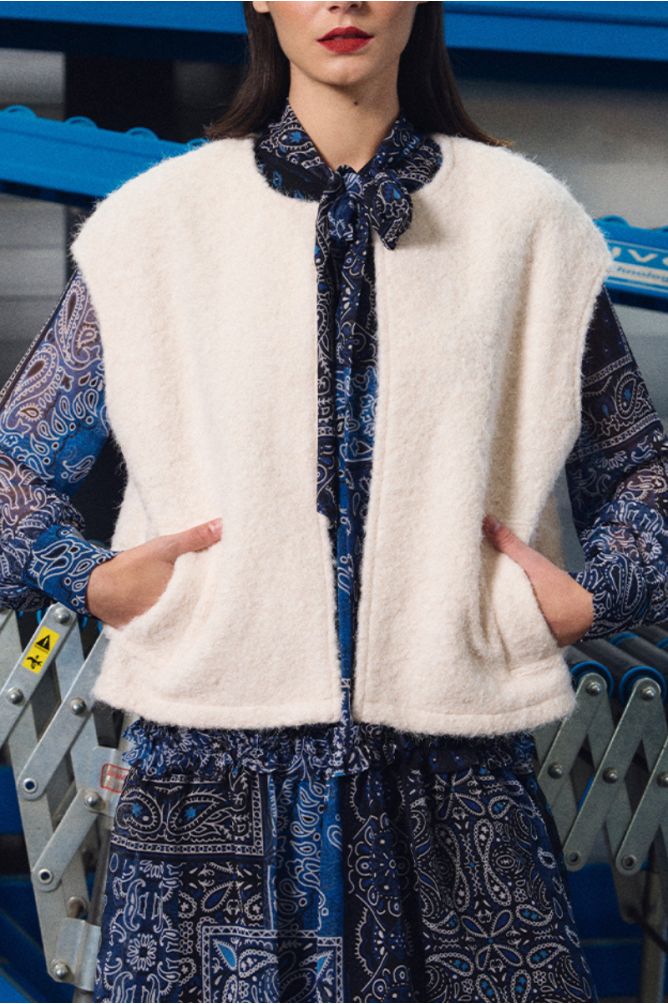 Veste sans manches oversize, en maille bouclette