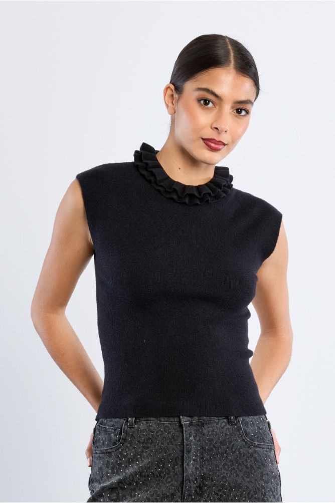 Short-sleeved knitted sweater, Victorian collar