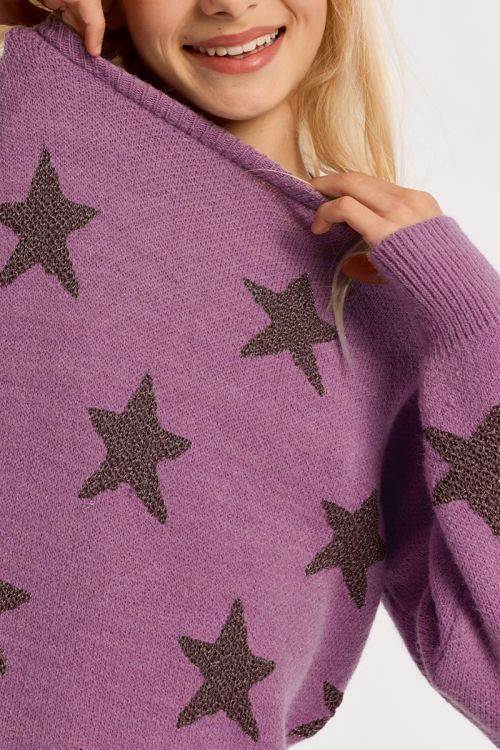 Knitted sweater with star patterns
