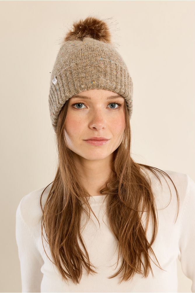 Bonnet en maille pailletée, à pompon