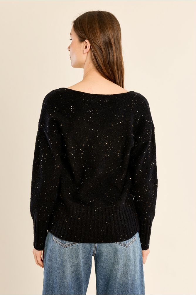 Pull fin, orné de sequins
