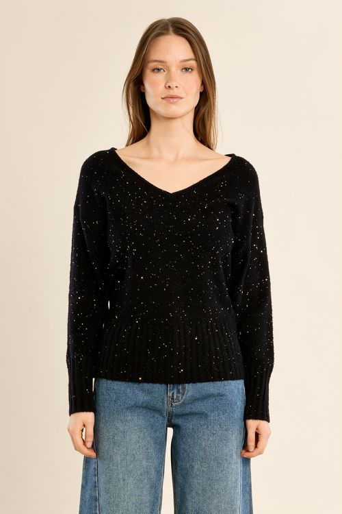 Pull fin, orné de sequins