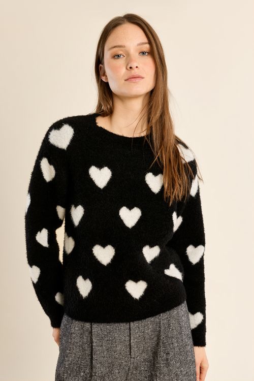 Pull droit, motif cœur