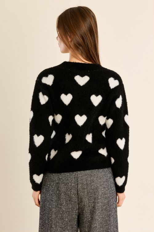 Straight sweater, heart pattern