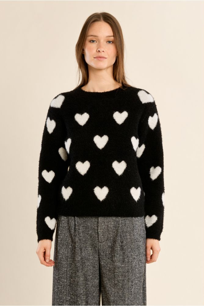Pull droit, motif cœur
