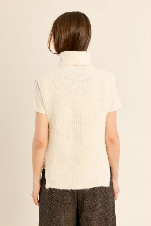 Knitted turtleneck sweater, sleeveless