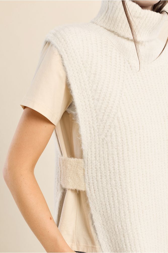 Knitted turtleneck sweater, sleeveless