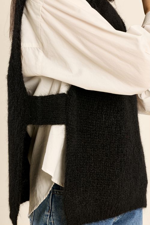 Knitted turtleneck sweater, sleeveless
